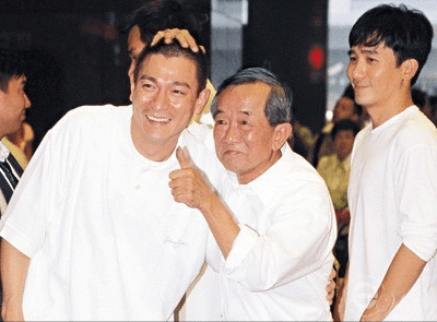 刘德华为何40年屹立不倒?除了乐善好施,和他5次下跪关系很大!