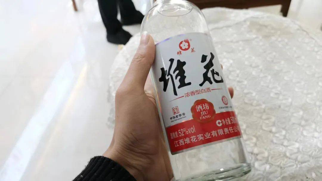 酒,李渡是江西的四大古镇之一,这里既是当年王安石和晏殊上船赶考的