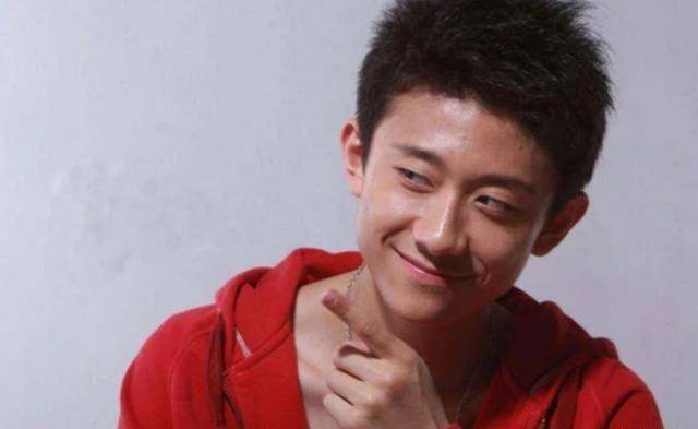 其实张一山之所以能够当童星,而且从小演技就那么好