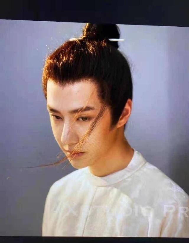 原创王一博古装充满了美感三个扮相三种完全不一样的感觉