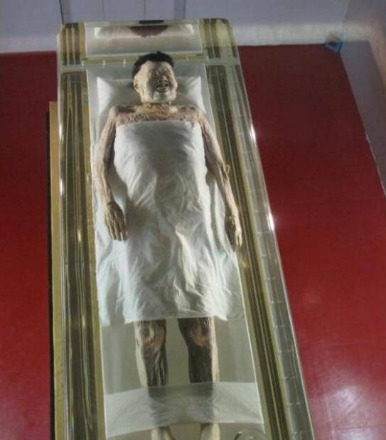 古墓出土千年女尸看上去面目狰狞专家说配得上古代美女称号