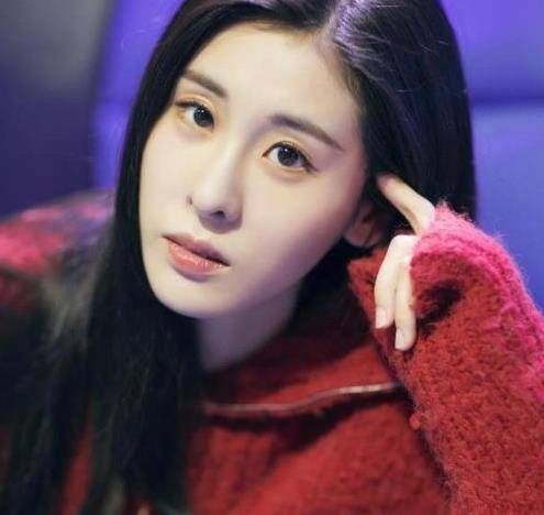 原创梁洛施吴佩慈张碧晨这些未婚生子的女星为何难嫁豪门