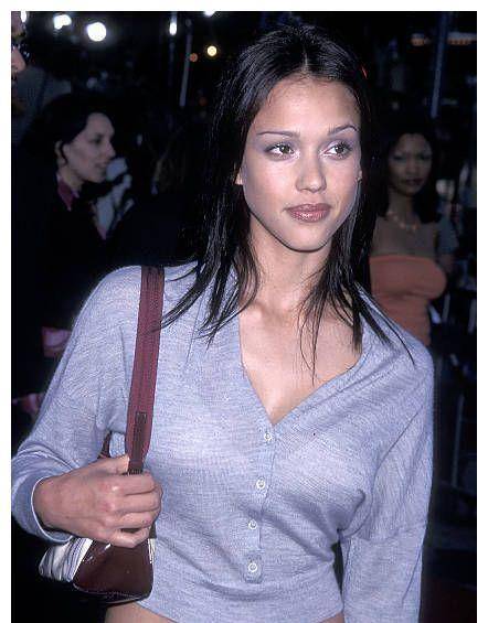 jessicajames,jessicacaban 17岁一夜爆红,极致美貌却被嘲票房毒药?_杰西卡·阿尔芭_身体_表演