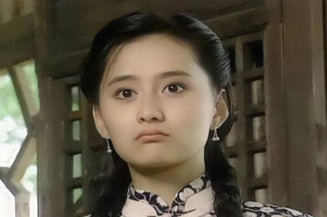 原创13岁签约琼瑶17岁签约邵氏36岁嫁地产富豪丁克11年