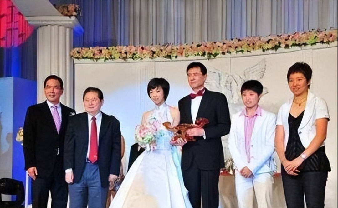 "大魔王"张怡宁:嫁给大20岁老公,结婚13年夫妻恩爱儿女双全_王楠_徐威
