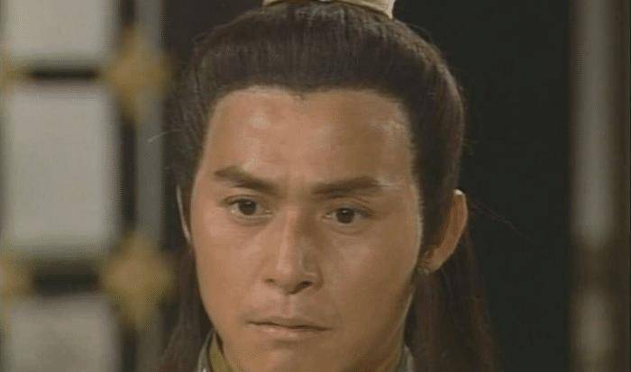 也正是在这个时期认识了谭咏麟和陈百祥,后期还在单元剧《无花果》中