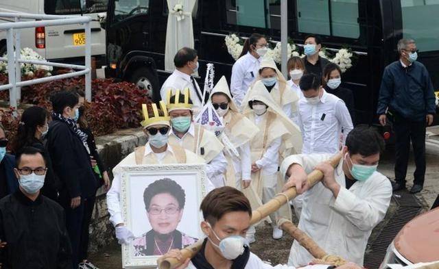亡母出殡!