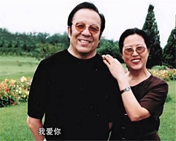 但是,直到现在,杨洪基一直都不敢喊刘文玫的名字