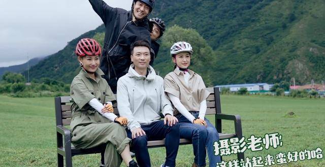 央视:拿康辉第2次落单开涮,亲自为小尼的《你好生活》开播预热_张蕾