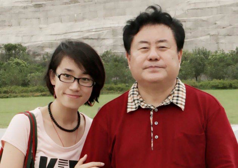 那是在夏天,在北方长大的徐沛东,来到了炎热潮湿的