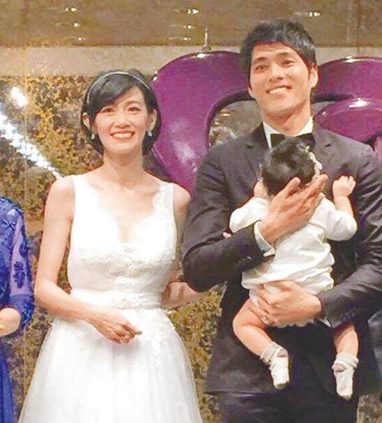原创当年爱玩而不想娶大s的他却在深夜看到周幼婷决定浪子回头