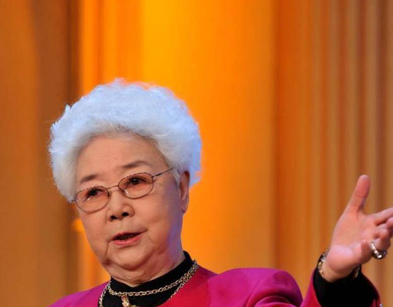艺术家田华伤痛伴随她一生四位至亲离世后晚年和孙子相依为命