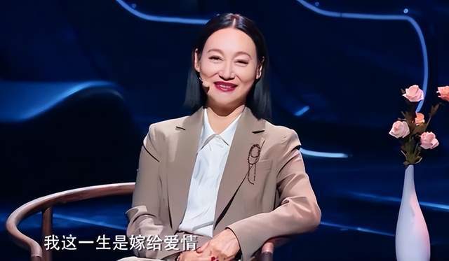 过了50岁还未婚未育的5位女星个个颜值高身材好独立又美丽