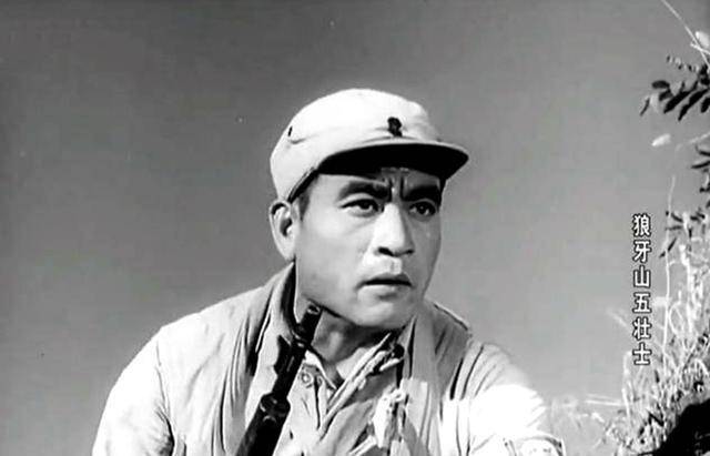 张怀志饰演战士胡德林,子弹,手榴弹打光后,用石块还击,一直坚持战斗到