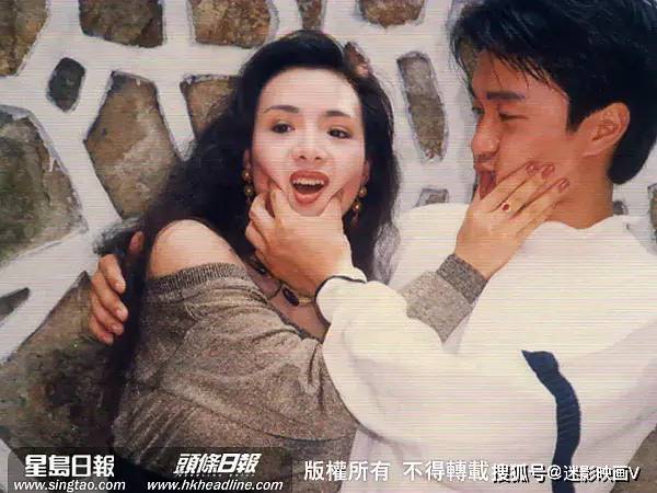 钮承泽(如今已入狱)等台湾演艺明星一起,参加了一位大师的"观落阴"