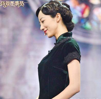 原创我就是演员韩雪穿旗袍怀抱琵琶造型惊艳膝盖创可贴惹人心疼
