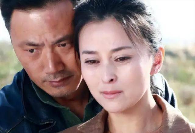 何音:和黄志忠离婚,和比她小9岁的丈夫结婚,生活很甜蜜_许云帆_事业