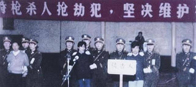 李家共有五口人,除了老大老二,剩下就是犯下命案的三兄弟李世永,李