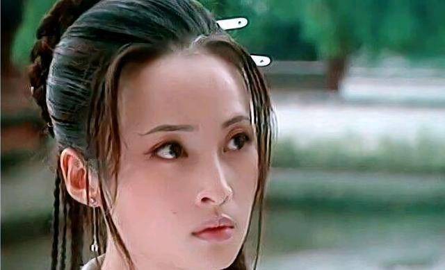 《苍天有泪》剧照●温婉柔弱的萧雨凤1998年蒋勤勤主演了电视剧《小