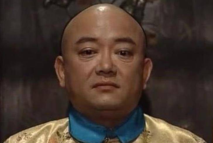 而早在"和珅"之前,作为主持人的王刚就已经小有名气了.