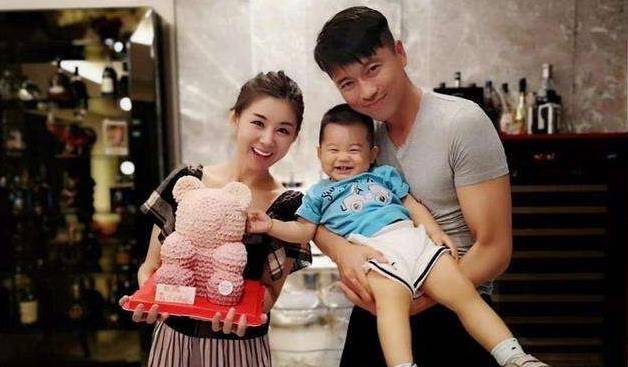 而与王雷结婚后,也没有接过吻戏,而王雷对李小萌也很宠爱,而且也为了