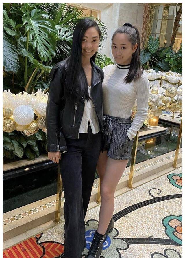 "衰老"李连杰的女儿们,近照曝光,身材窈窕清纯_利智_jada_jane