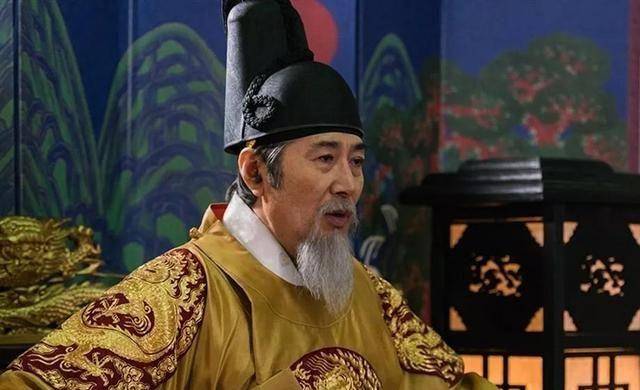 李成桂是朝鲜的实际统治者,但他作为明朝的附属国家不能让百姓称呼