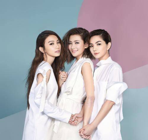 遭受过"火吻"的她,仍然值得最好的_selina_人生_hebe