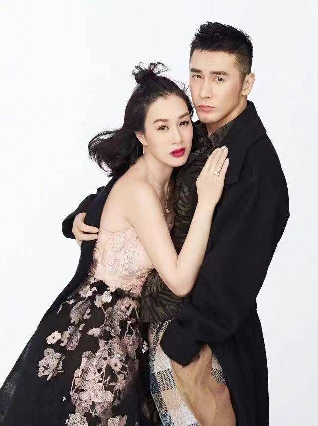 钟丽缇母女为张伦硕庆生,小女儿颜值不如姐,姐俩都