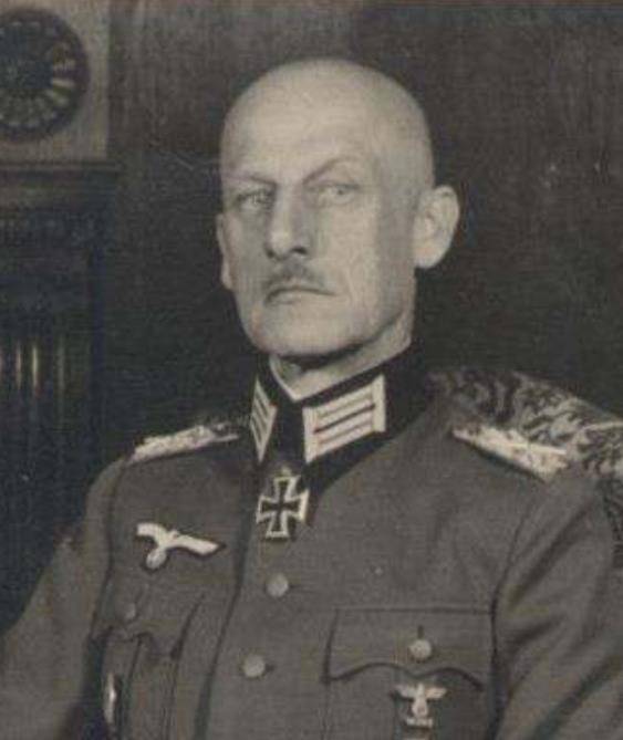 为了证明自己,勒布必须拿下列宁格勒_冯·勒_希特勒_元帅