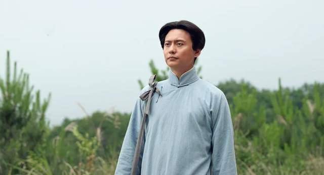 许多观众评价他是"史上最佳鲁迅扮演者"