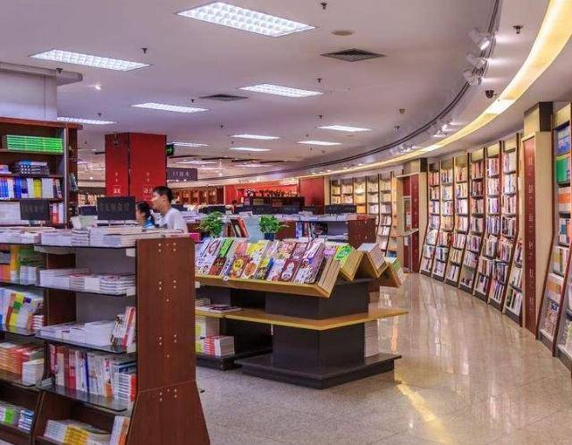 很多人在新华书店只看不买，空调也是全天供应，为什么不会破产？