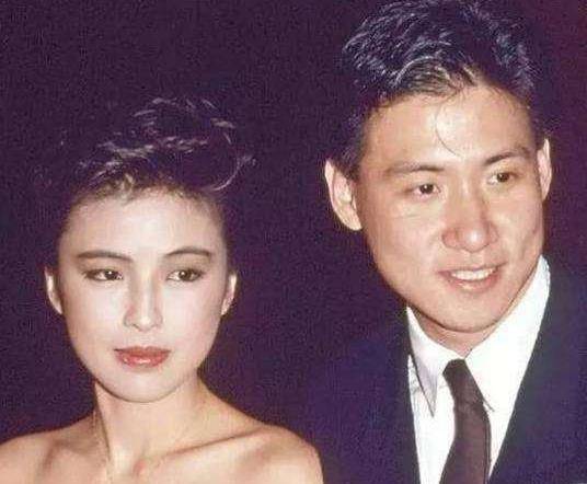 张学友婚后30年无绯闻，独爱妻子30年，背后原因让人感慨