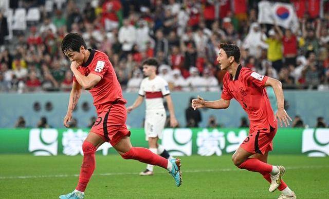 2-1逆转！韩国缔造奇观，孙兴慜助攻绝杀葡萄牙，亚洲3队出线