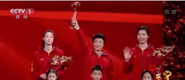 获得打动中国大奖，为何女排姑娘缺席，让惠若琪等人取代领奖？