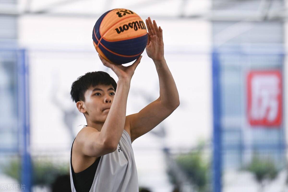 内蒙古女篮官宣杨舒予转会加盟 新赛季将同伴姐姐杨力维征战WCBA