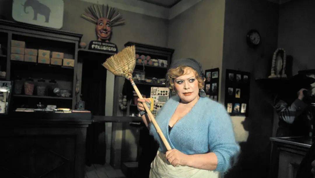 �����岿�����С�ڵ�Ӱ��Ů����ֵ���ߣ�����͵͵��