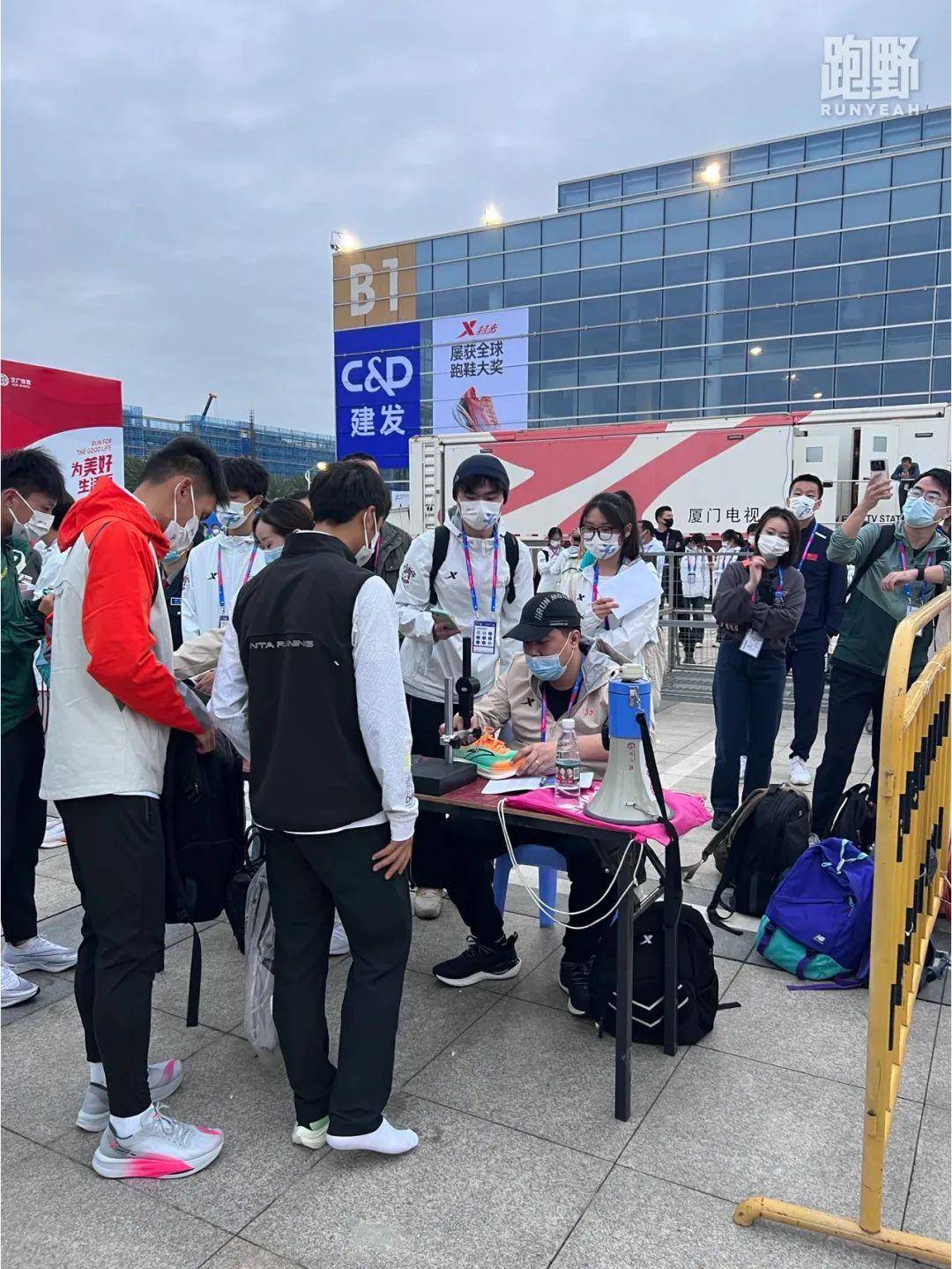 知识CQ9电子 CQ9传奇电子｜跑鞋、服装、马拉松比赛的那些规则(图14)
