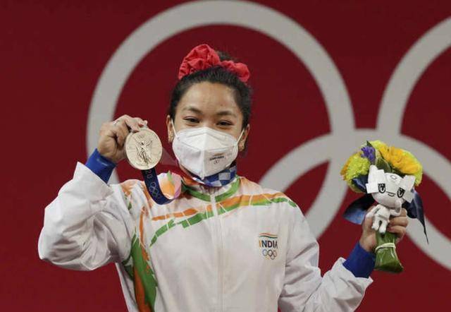 美女们撑起奥运会！印媒：辛杜成首位卫冕奖牌的印度女选手