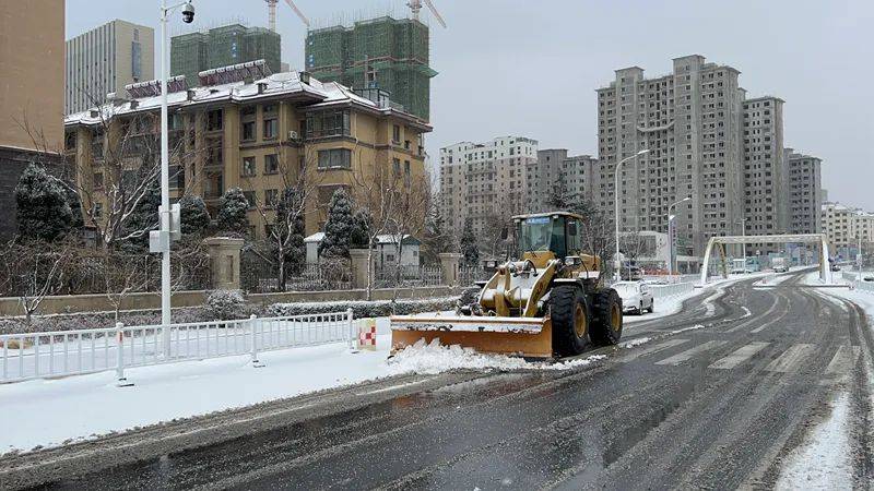 威海兔年清雪“第一战”， 两万余人次在前线！