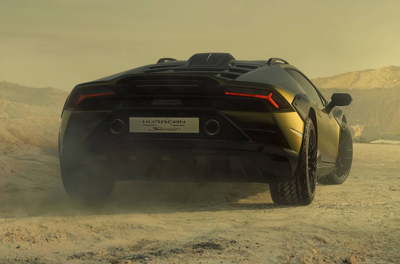 1499̨Huracan Sterrato