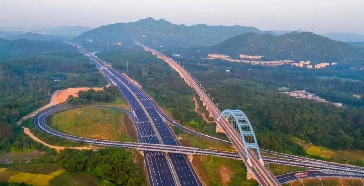 广东一条高速公路改扩建工程非常成功被立为典范在全省推广开云 开云体育平台(图3)