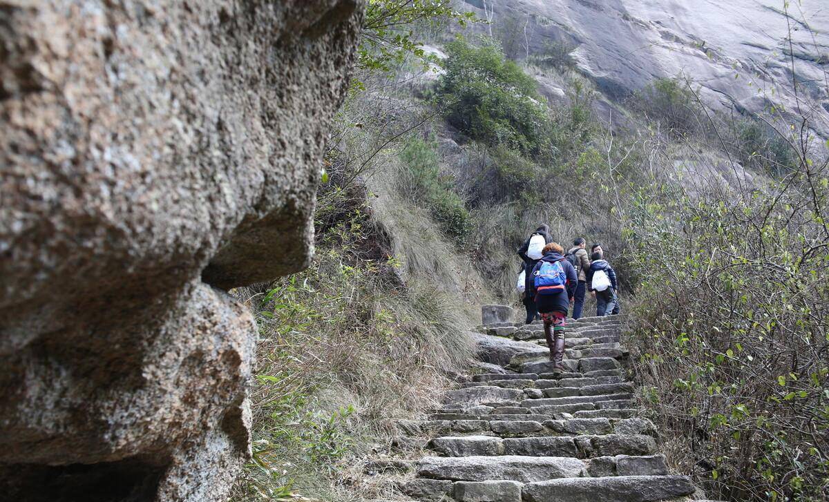 回中古道-关山寻踪‖相约五一小长假一路去徒步露营​