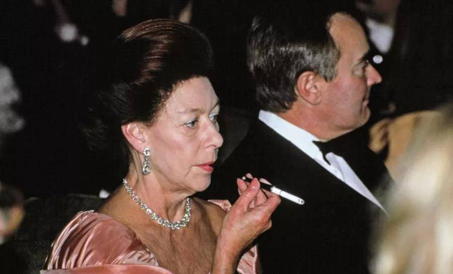 ����·�����͡����繫������Ů����������Щƽ���ġ������� ...