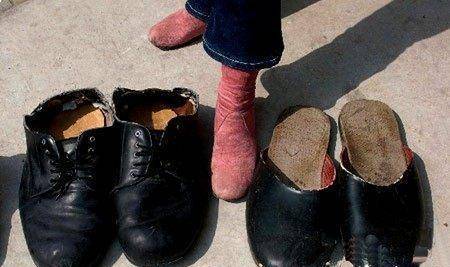 安徽女子身高2米36，鞋子要穿78码，曾因吃得太多被村民嘲笑