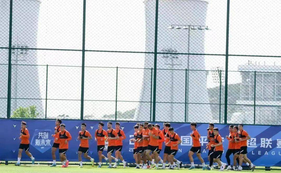 K���г�ר�ҳ����£��������г�18֧���ǰհ