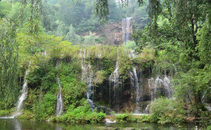 河北平山有一座4A景区，被誉为“北方小九寨”，名字良多人不会念