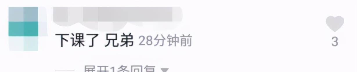 体重曾高达320斤，出名吃播泡泡龙29岁工做途中猝伤！