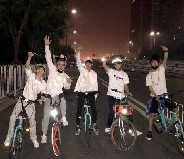 ������������Ů�ӹ�߶�����Ʒ�꣬Ŀ�����ݺ����ѷ׷���ʾ ...