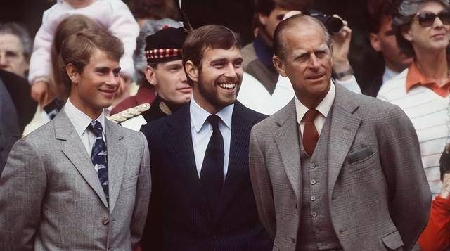 ���»����ӣ���������Ů��ȴ���ܳ裬��������������û�� ...